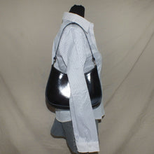 Load image into Gallery viewer, Stripped collared satin type long sleeves (S)
