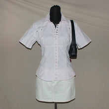 Load image into Gallery viewer, Davian pinkish white button snap top (S/M)
