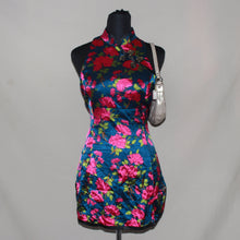 Load image into Gallery viewer, Printed mini dress (M)
