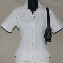 Load image into Gallery viewer, Davian pinkish white button snap top (S/M)
