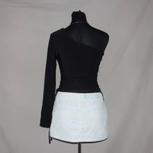 Load image into Gallery viewer, Pink Vanilla black ruched top (M)

