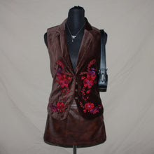 Load image into Gallery viewer, Brown velvet floral vest (S)
