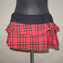 Load image into Gallery viewer, Gingham patterned red mini skirt (S)

