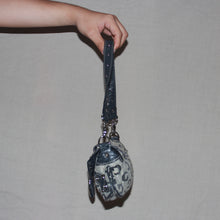 Load image into Gallery viewer, Vintage Guess monogram shoulder bag
