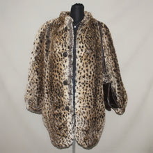 Load image into Gallery viewer, Jean Louis leopard print fur coat (L)
