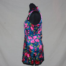 Load image into Gallery viewer, Printed mini dress (M)

