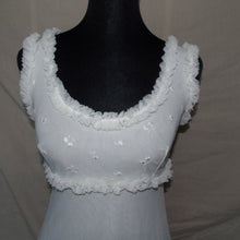 Load image into Gallery viewer, White ruffled mesh floral patterned long dress (XS)
