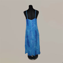 Load image into Gallery viewer, Blue floral v-cut midi dress (S)
