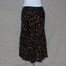 Load image into Gallery viewer, Charlie Brown midi skirt (M/L)
