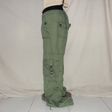 Load image into Gallery viewer, Blanco low waisted cargo (L)

