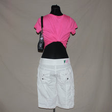Load image into Gallery viewer, White low-waisted cargo capri (W24)
