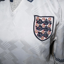 Load image into Gallery viewer, White and navy blue collared jersey (M)
