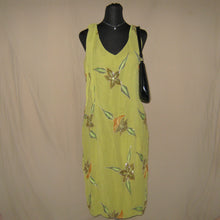 Load image into Gallery viewer, Green embellished dress (M/L)
