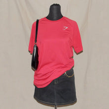 Load image into Gallery viewer, Gymshark red tee (M)
