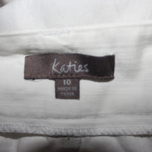 Load image into Gallery viewer, Katies white trousers capri (W29)
