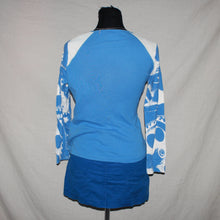 Load image into Gallery viewer, Asymmetrical patterned blue top (S)
