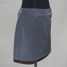 Load image into Gallery viewer, Gray low-rise mini skirt w/ belt loops (M)
