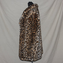 Load image into Gallery viewer, Cheetah print fur jacket (L)
