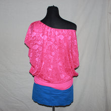 Load image into Gallery viewer, Pink laced bubble hem top (S)
