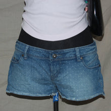 Load image into Gallery viewer, Roxy polka dot denim shorts (S)
